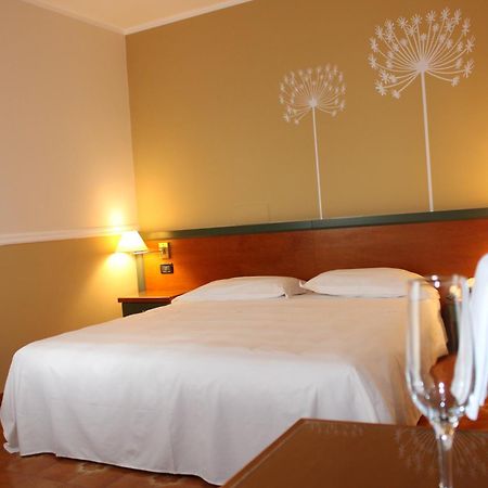 Domus Grand Hotel Rende Bagian luar foto