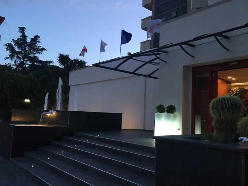 Domus Grand Hotel Rende Bagian luar foto