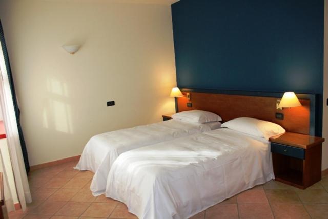 Domus Grand Hotel Rende Bagian luar foto