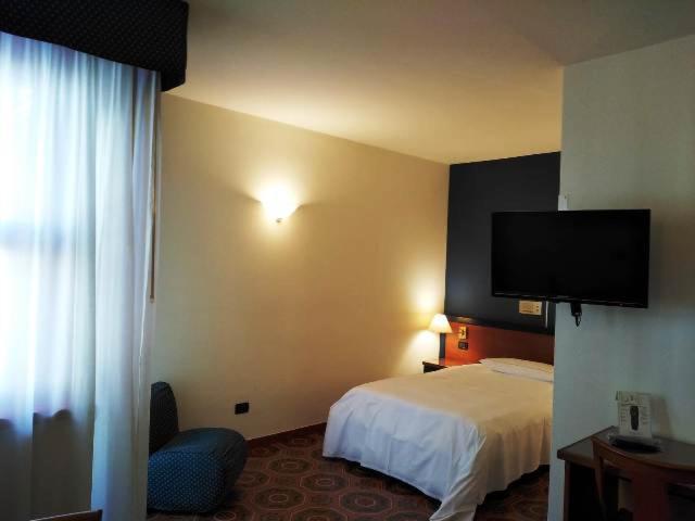 Domus Grand Hotel Rende Bagian luar foto