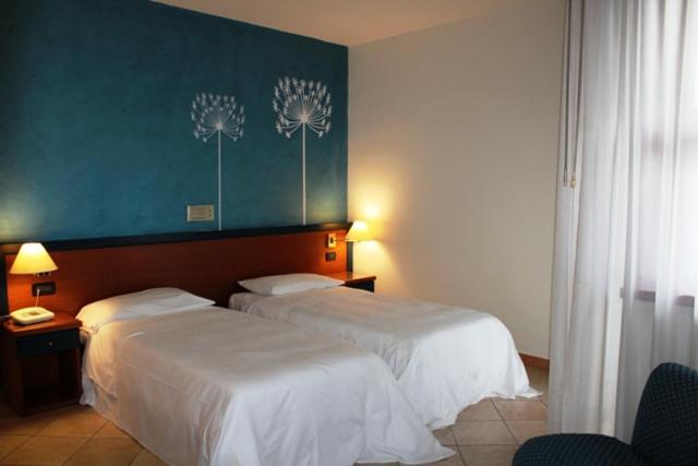 Domus Grand Hotel Rende Bagian luar foto