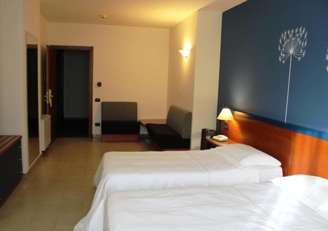 Domus Grand Hotel Rende Bagian luar foto