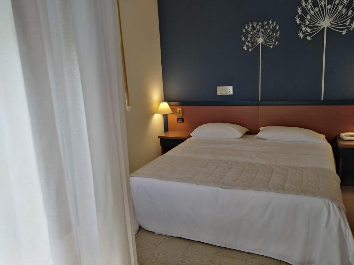 Domus Grand Hotel Rende Bagian luar foto