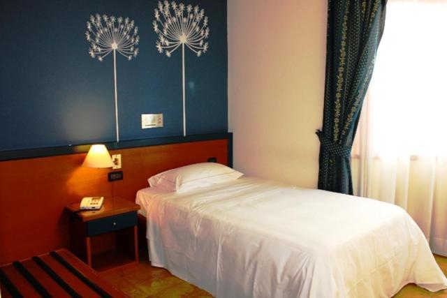 Domus Grand Hotel Rende Bagian luar foto