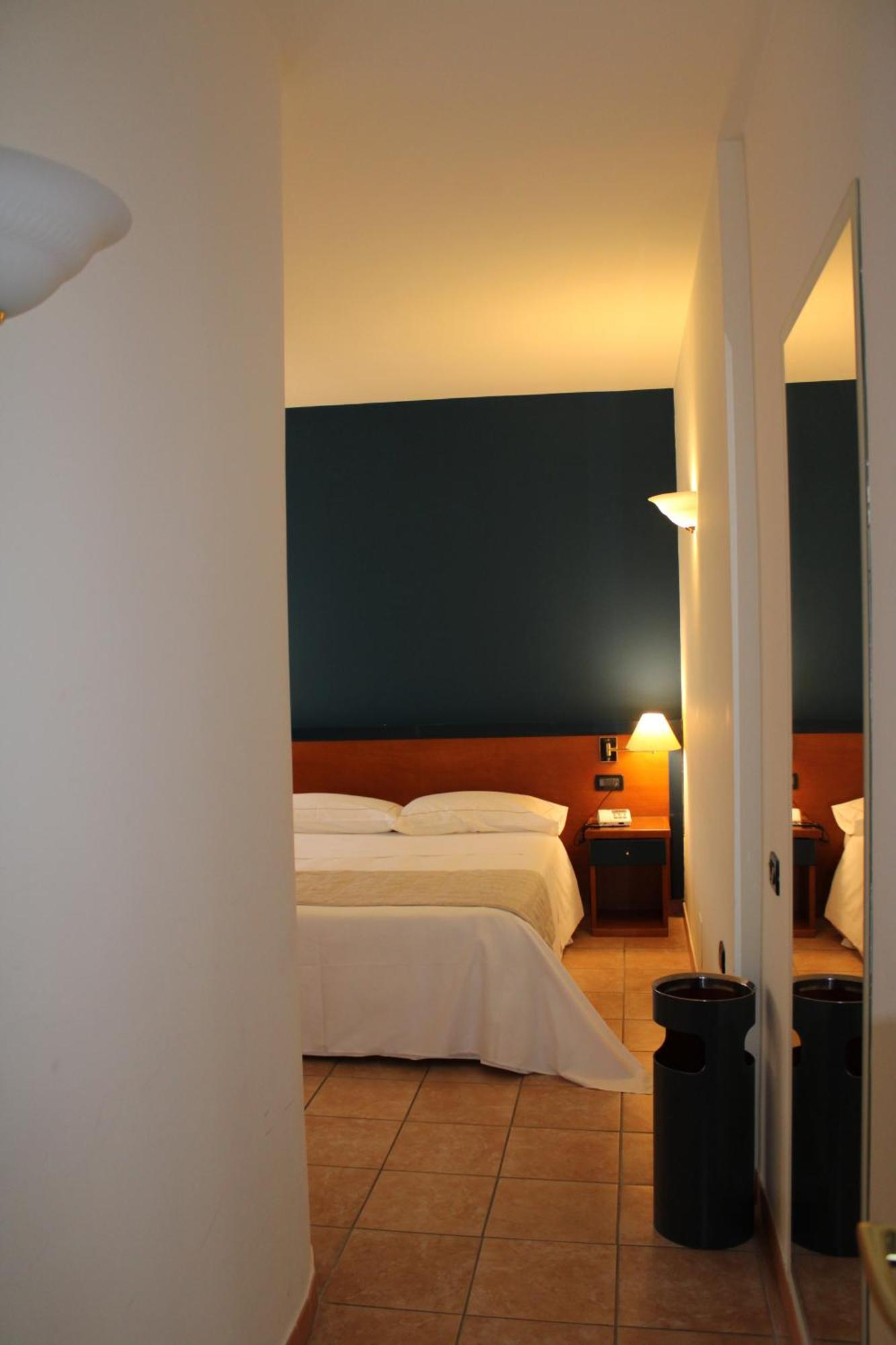 Domus Grand Hotel Rende Bagian luar foto