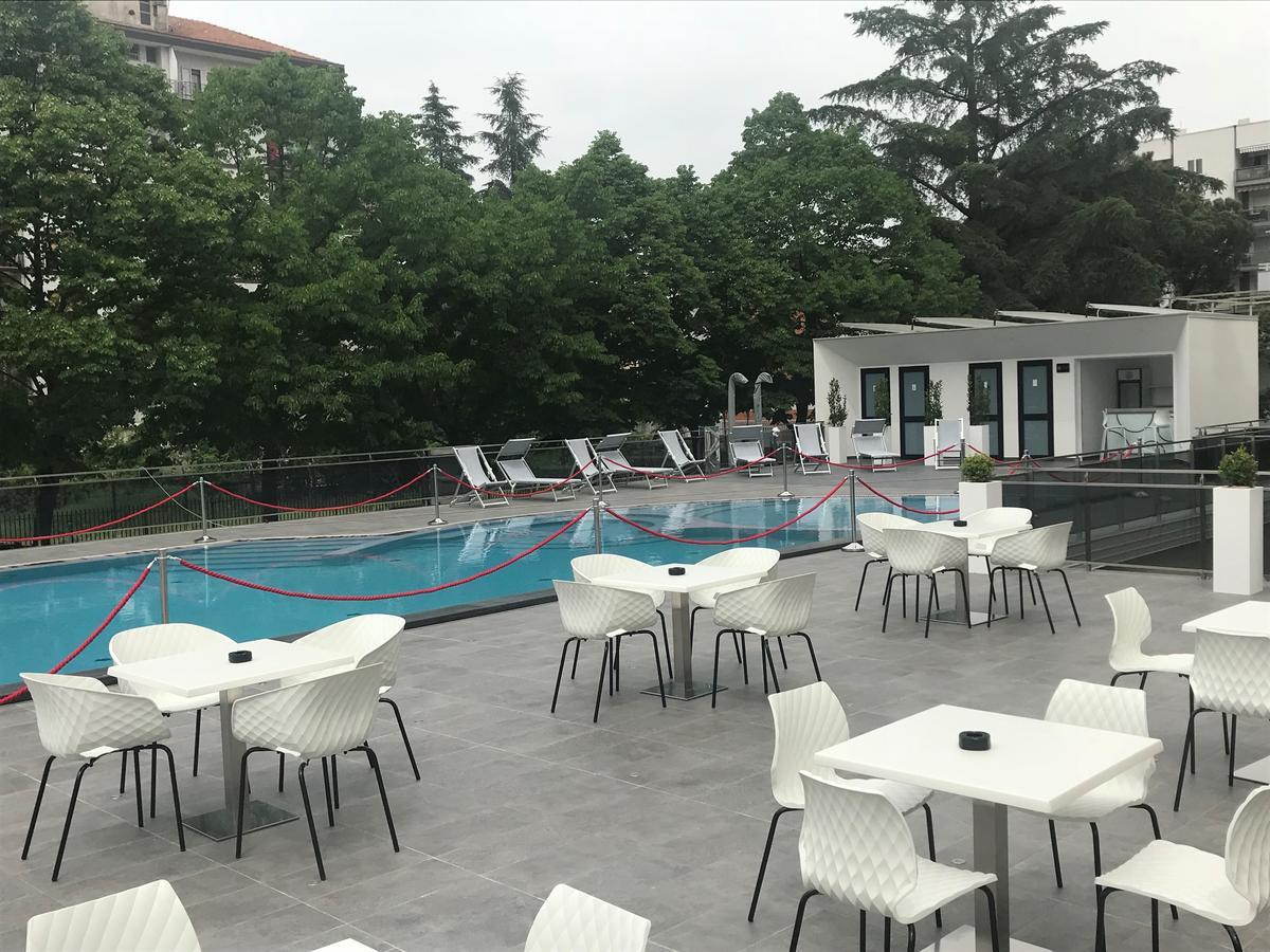 Domus Grand Hotel Rende Bagian luar foto